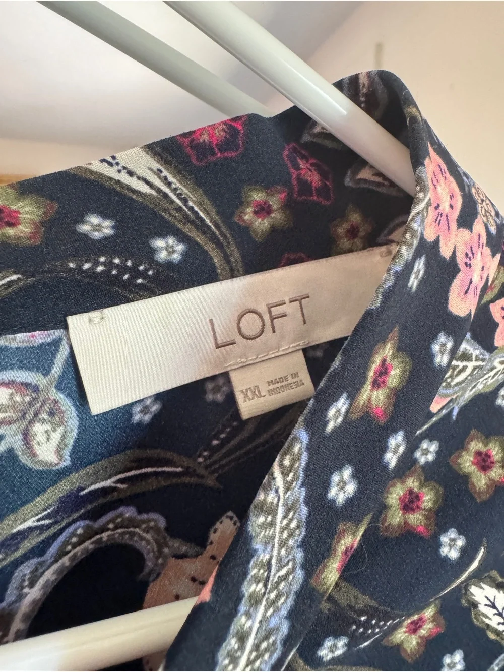 LOFT Navy and Pink Floral Tie-Neck Button Down Shirt Puff Sleeve Size XXL